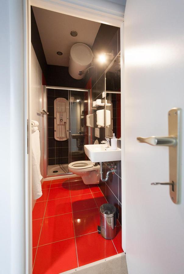 Centar W Otel Ösek Dış mekan fotoğraf